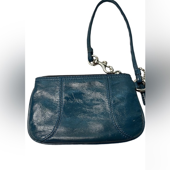 Coach Wristlet in Good Used Condition Turquoise / Teal Color - Picture 4 of 6